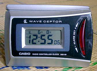 電波時計の例 CASIO DQD-100