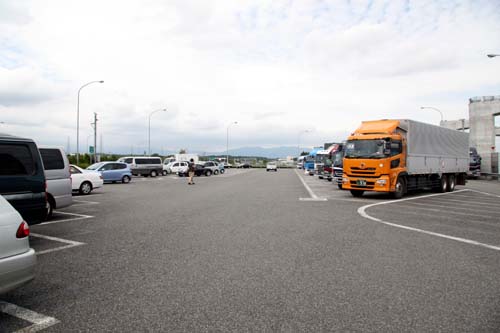 駐車場風景、起点(駐車場入口)方向を望む