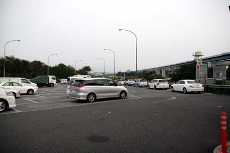 駐車場風景、起点(駐車場出口)方向を望む