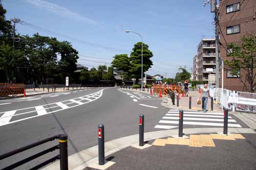 横浜 権太坂和泉線 境木地蔵尊