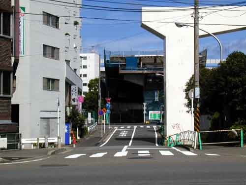 湾岸線に接続する, まだ建設中の屏風ヶ浦バイパス