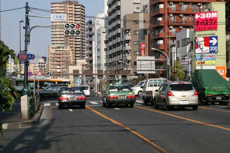 都道306号 大関横丁交差点