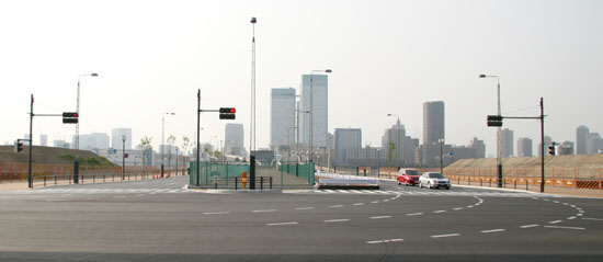 豊洲側から橋を見る 2006(平成18)年4月30日撮影