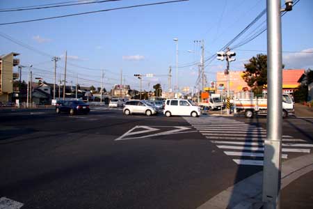 前後は国道1号、左右は環状4号線(2007(平成19)年2月12日撮影)