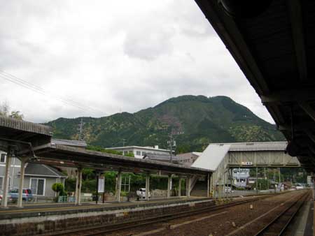 紀勢線 尾鷲駅 起点方向、跨線橋