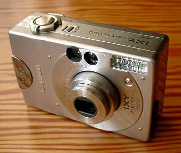 デジカメの例: Canon IXY DIGITAL 200