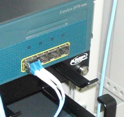 C[2XCb` Cisco Catalyst 2970SFPW[XbgɌq̐}